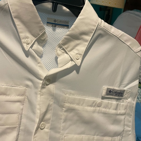 3 men’s Columbia fishing shirts.  $25 for all. - Picture 2 of 4